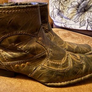 District Distressed Brown Leather Boots